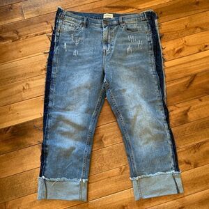 Buffalo Cropped Jeans distressed look sz 32